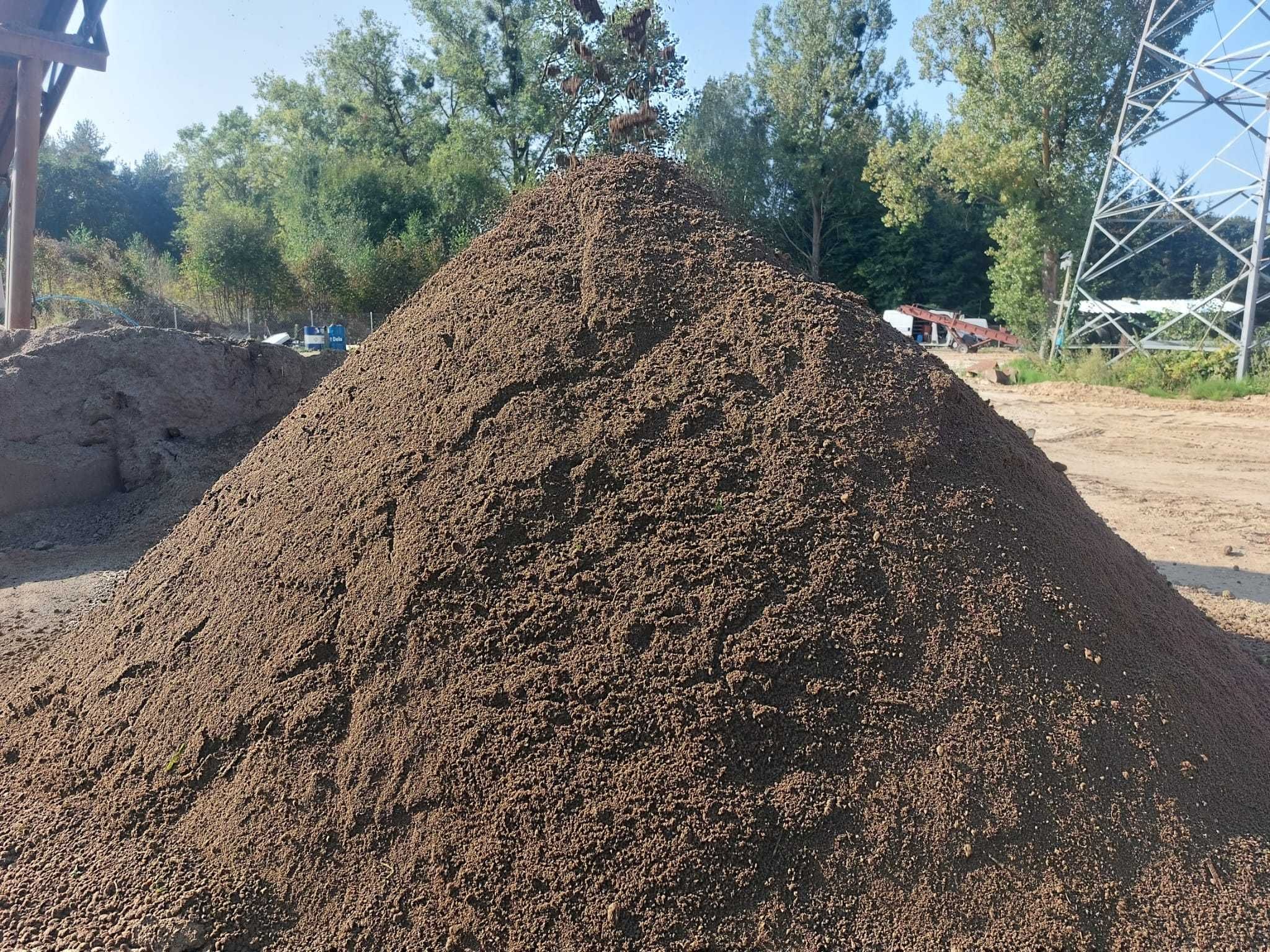 ziemia przesiewana idealna pod trawniki, humus pod trawę z rolki