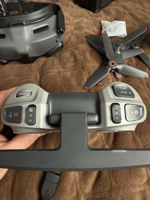 Продам Дрон DJI FPV