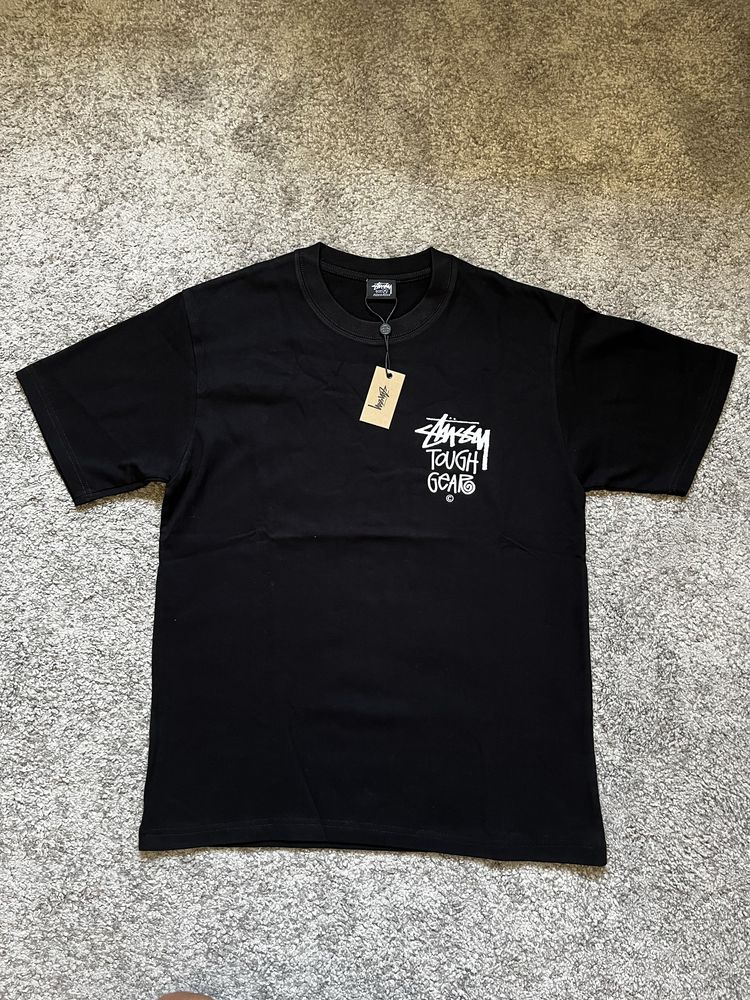 Tshirt preta da Stussy