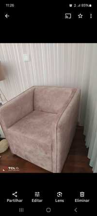 Vendo sofá em tons rosa