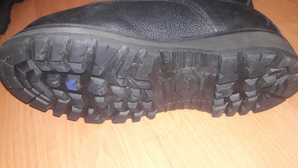 Берци Канадские GORE-TEX  маленький размер.