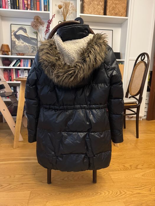Czarny płaszcz puchowy (naturalny puch)