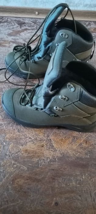 Продамі берци демісезонні.