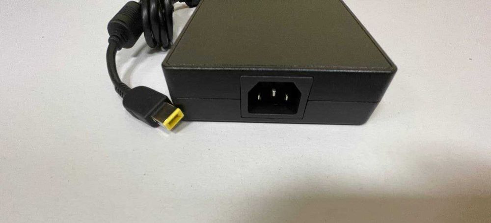 Блок LENOVO 300W ADL300SDC3A, ADL230NDC3A 20V, 15A, Роз'єм Прямокутний
