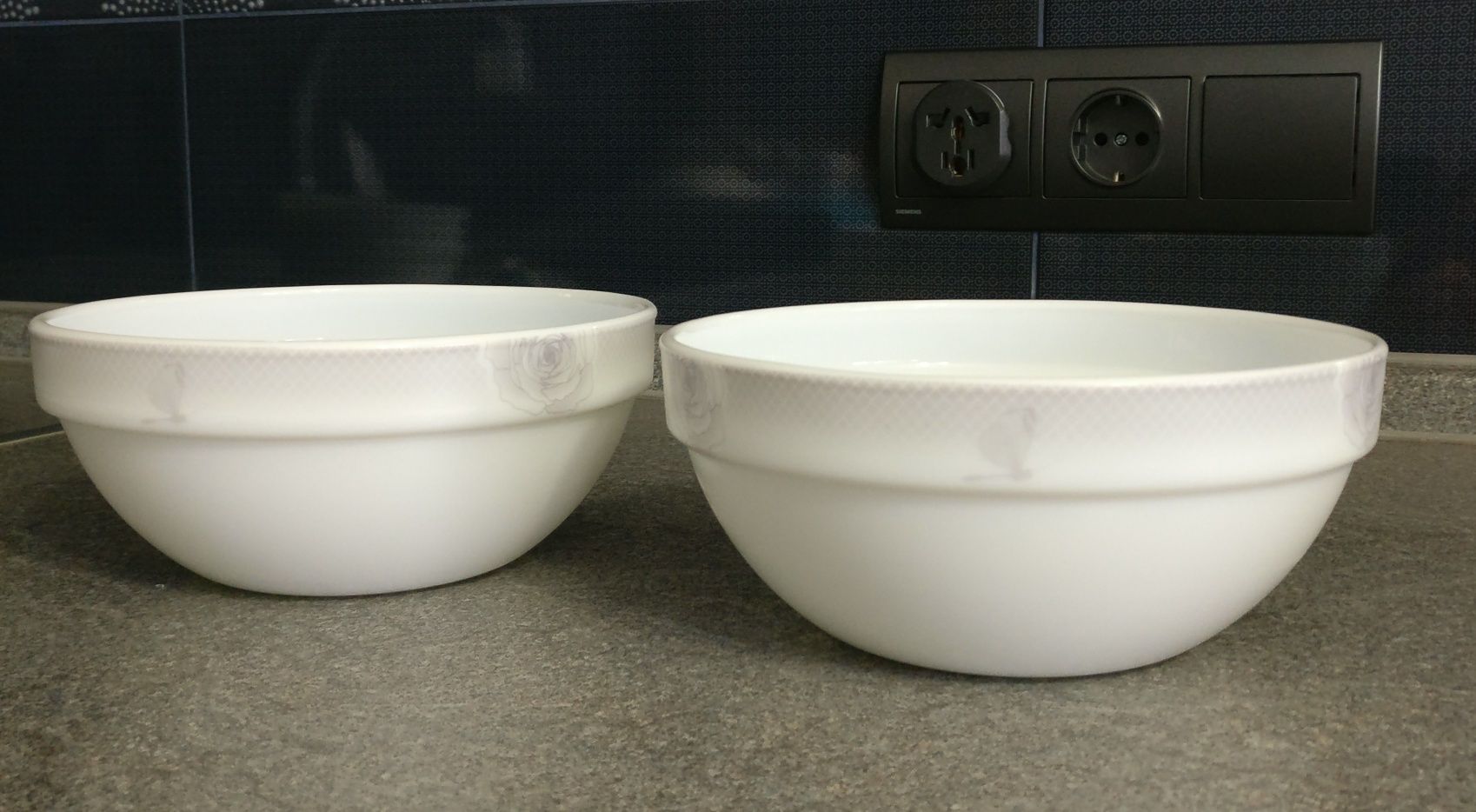 Продам  комплект посуды новой и б/у в ассортименте.