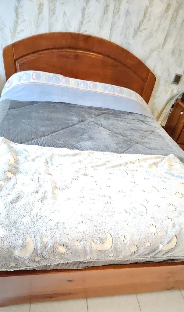 C=475€cama de casal pinho+cómoda c/espelho+roupeiro+2mesa de cabeceira