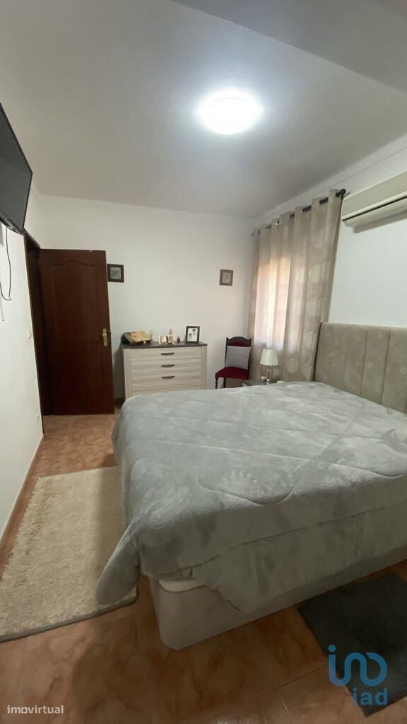 Prédio em Gavião e Atalaia de 246,00 m2