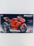 Motor Ducati Desmosedici model do sklejania Tamiya 14101