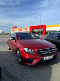 Mercedes-Benz Klasa E Sprzedam zadbanego Mercedesa E klasę 220 D 4MATIC