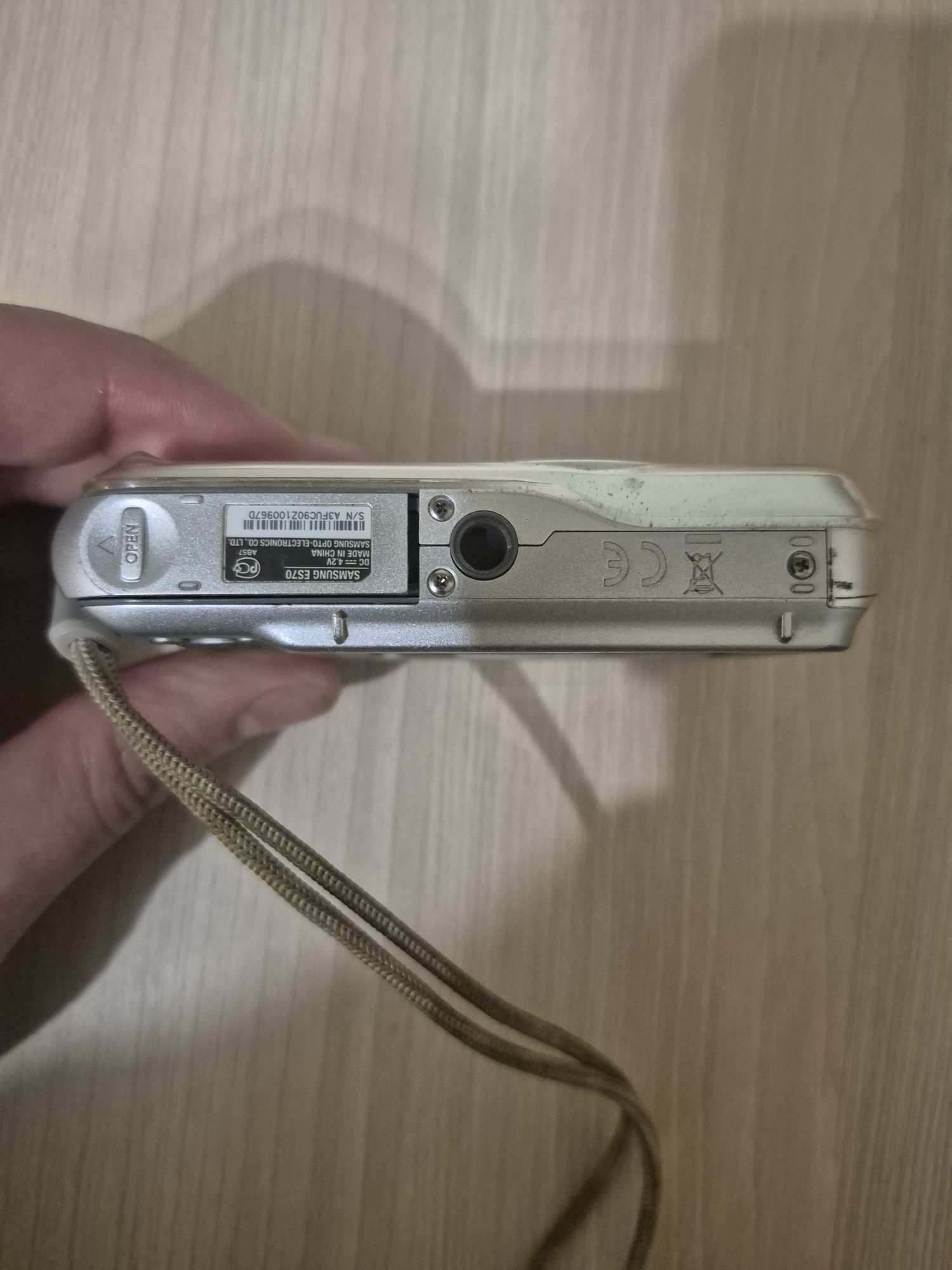 Samsung  ES70...