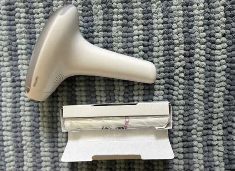 Depiladora de luz pulsada da Philips, modelo Lumea BRI923