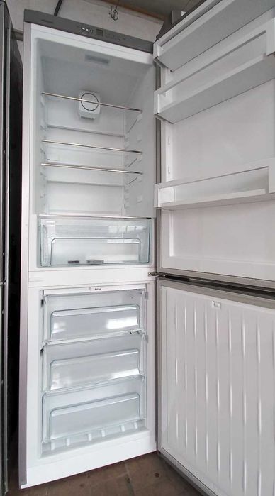 Liebherr Холодильник Premium класу
A+++ 186x60x66 см