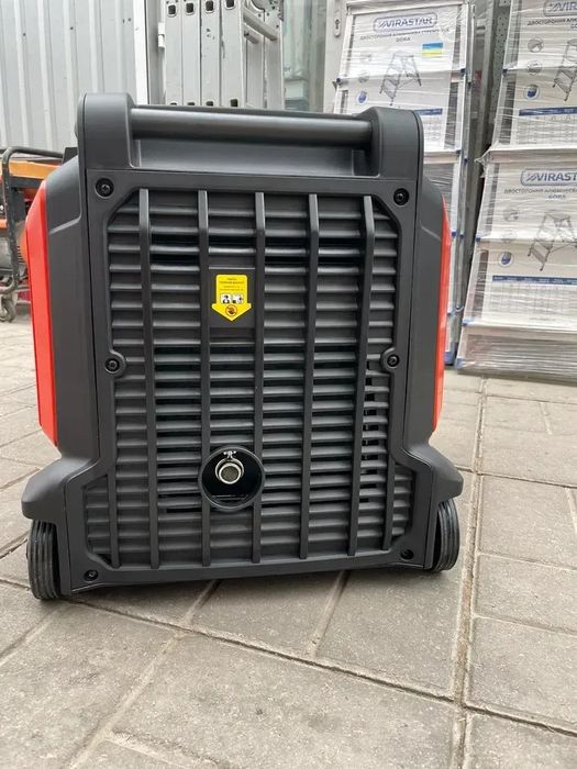 Бензиновий генератор інверторний Sturmax PGM8738IE