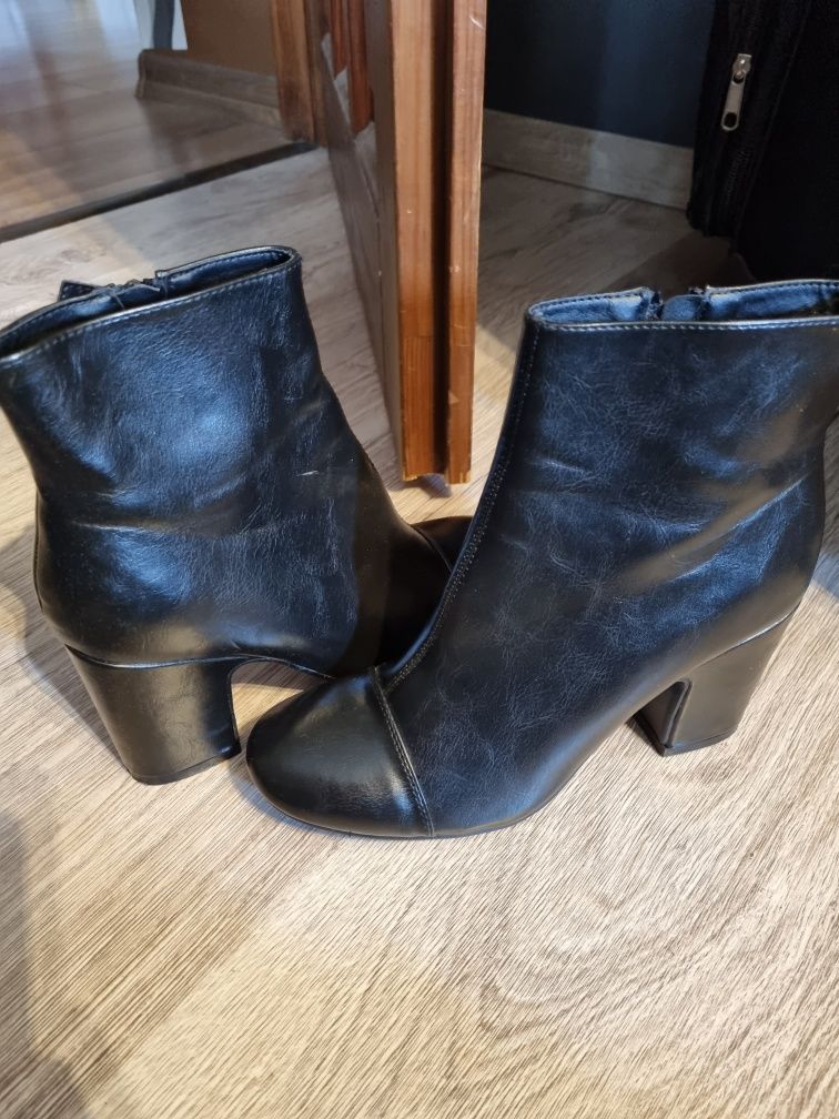 Botki damskie czarne 38