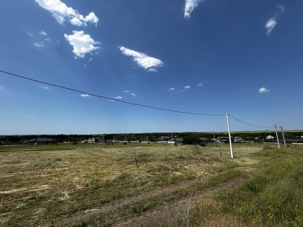 Продам земельну ділянку в с. Братське