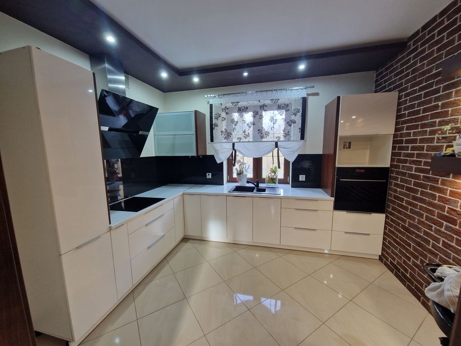 Kuchnia z wyposażeniem