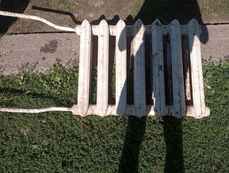 Продам чугунні батареї