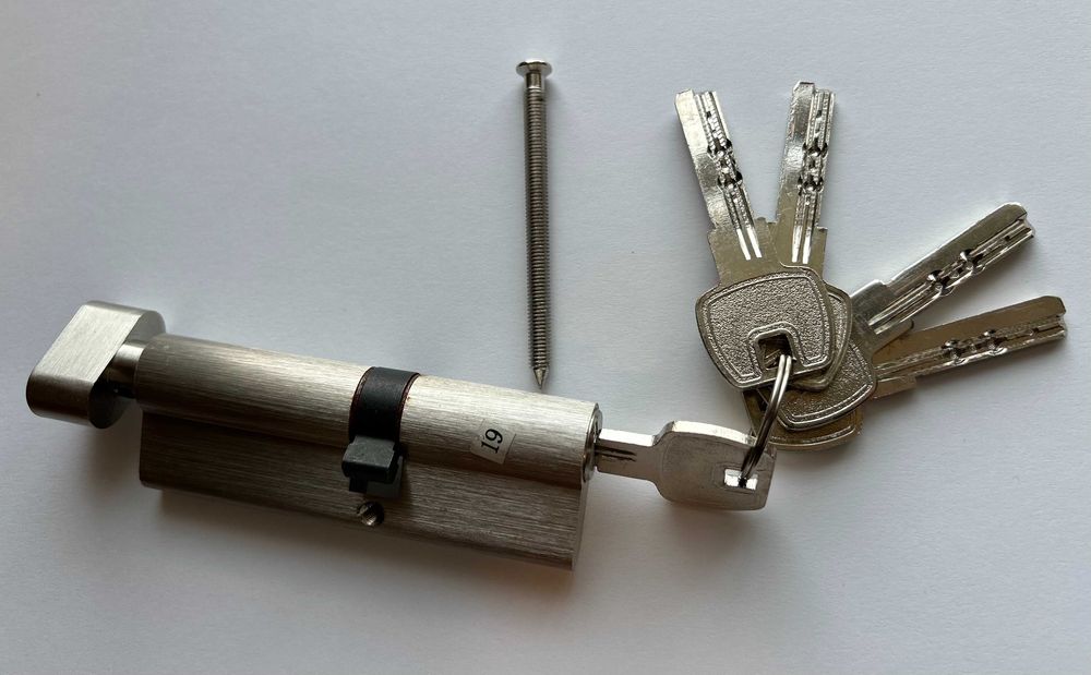 Fechadura 5 chaves porta canhão c/botão 6 pin Cilindro eur 90mm 50x40