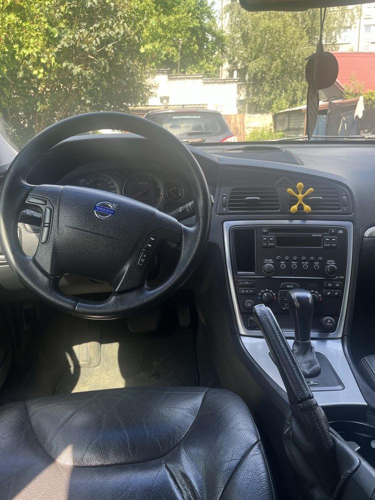 Zadbane Volvo v70 2.4 D5 Automat