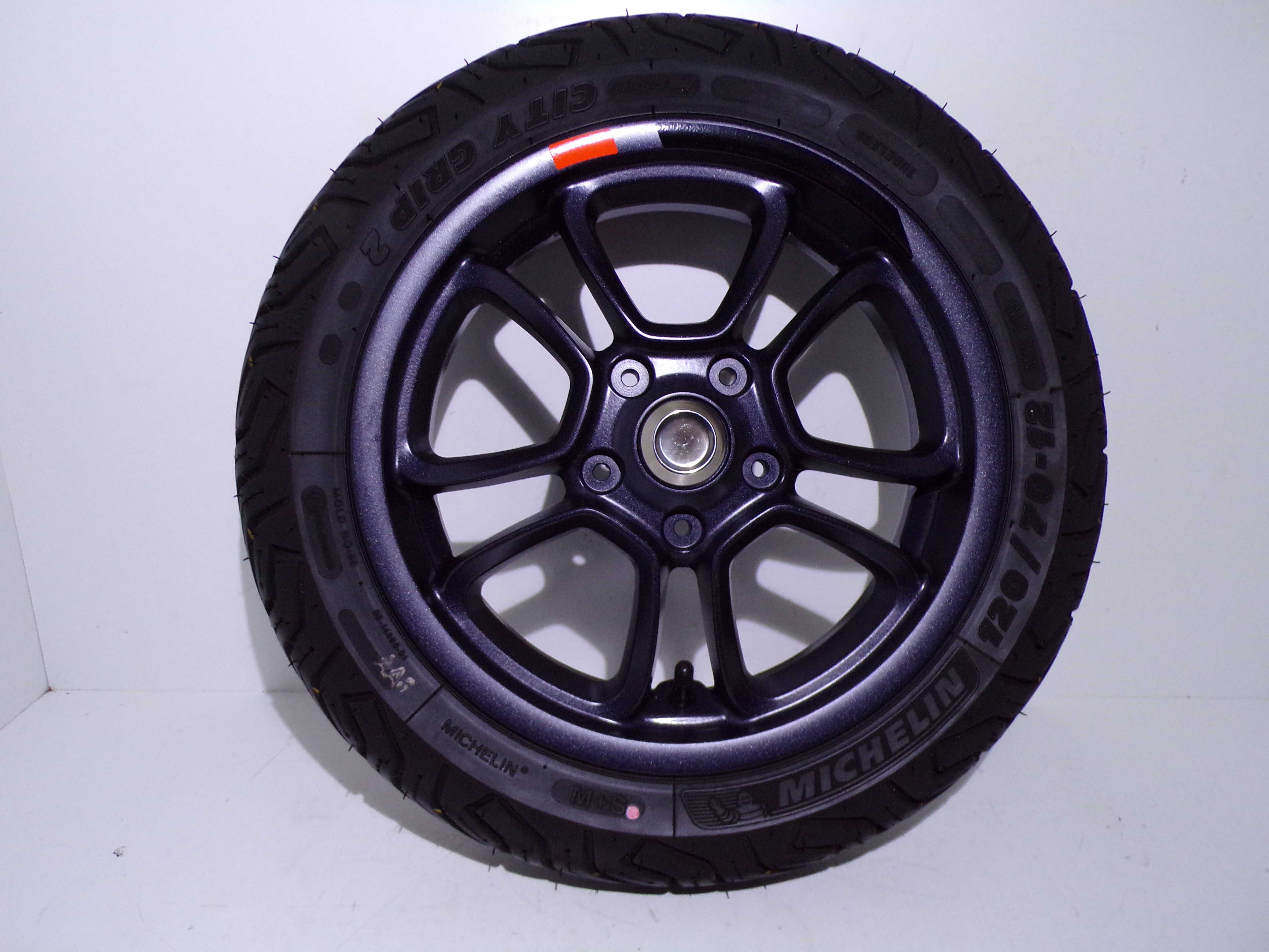 Koła Felgi z Oponami Najnowszy Model Vespa GTS 125/300cc OEM.