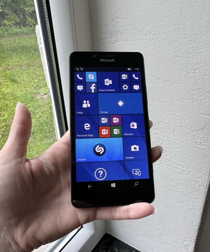 Телефон Microsoft Lumia 950 Dual Black