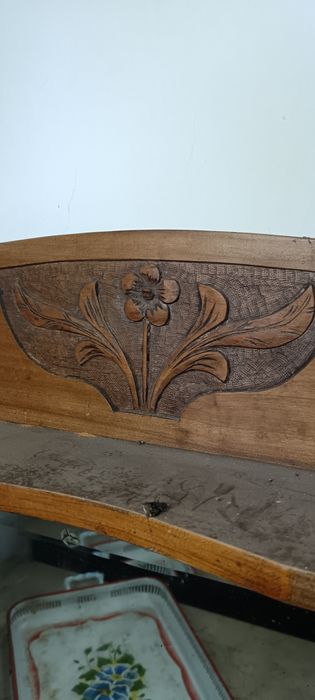 Vários moveis antigos