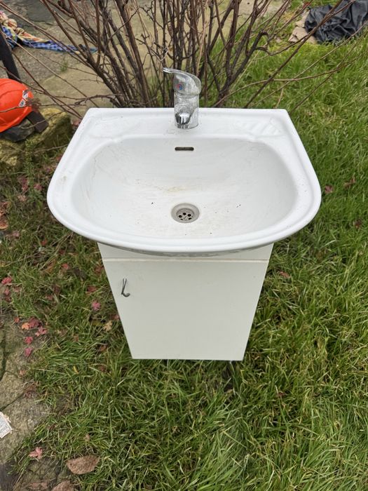 Раковина с тумбой