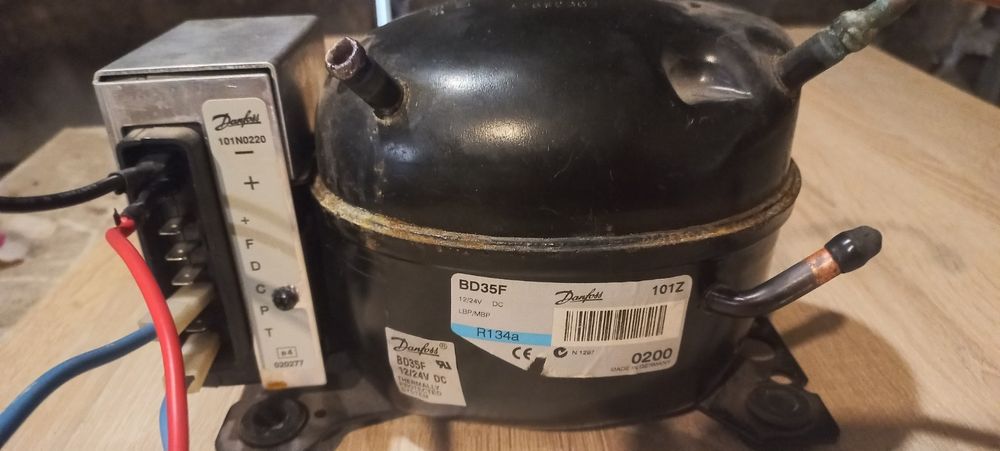 Компресор холодильника 12/24В  Dunfos