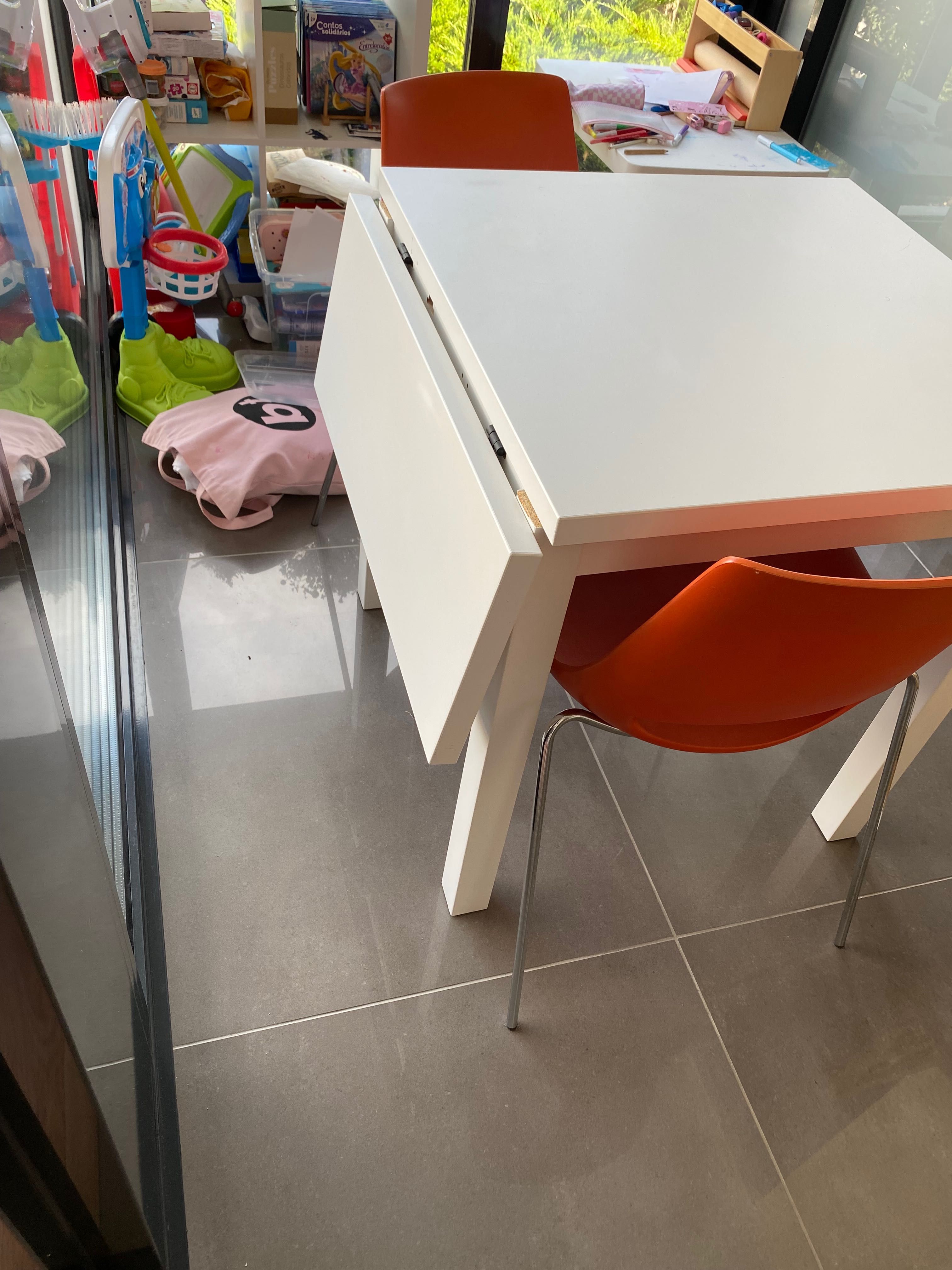 Mesa IKEA branca