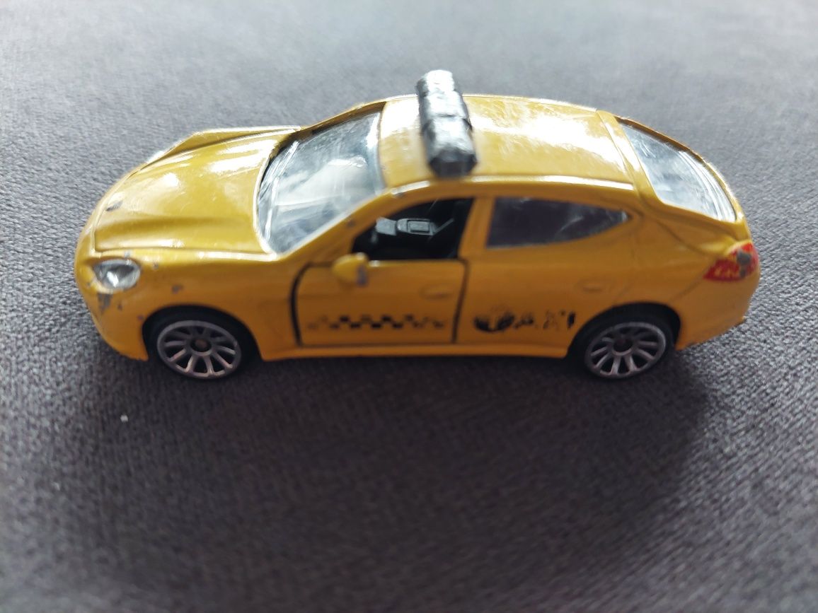 Porsche Panamera majorette