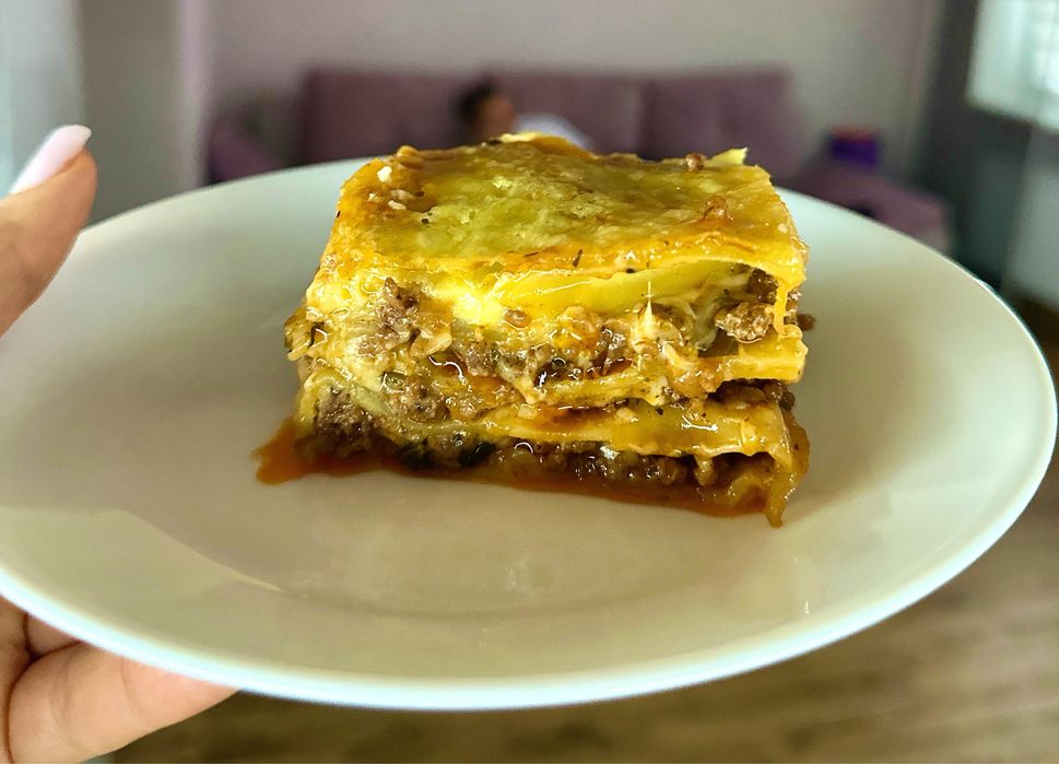 Домашні страви, фуршети та торти на замовлення