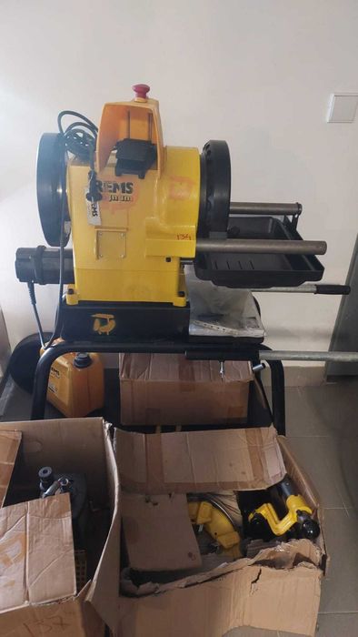 Vendo novo - maquina roscar (4") e ranhurar (12") REMS