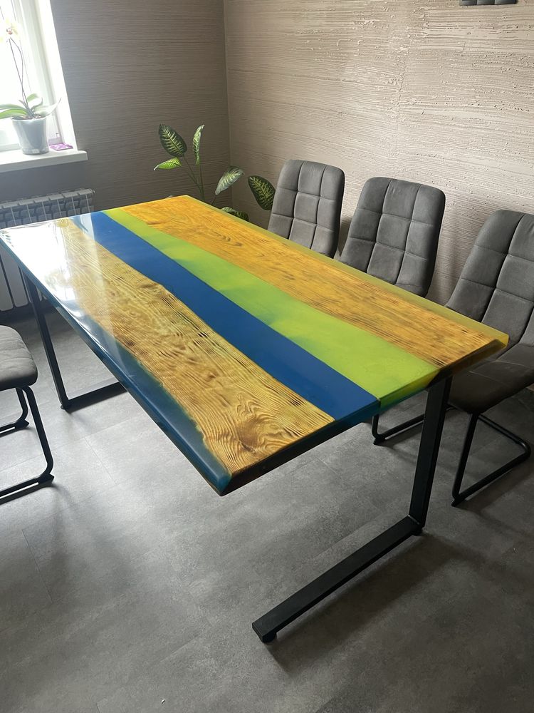 Патріотичний стіл