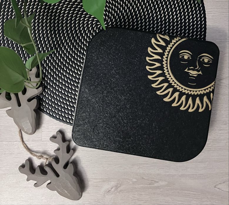 Metalowa puszka.       .