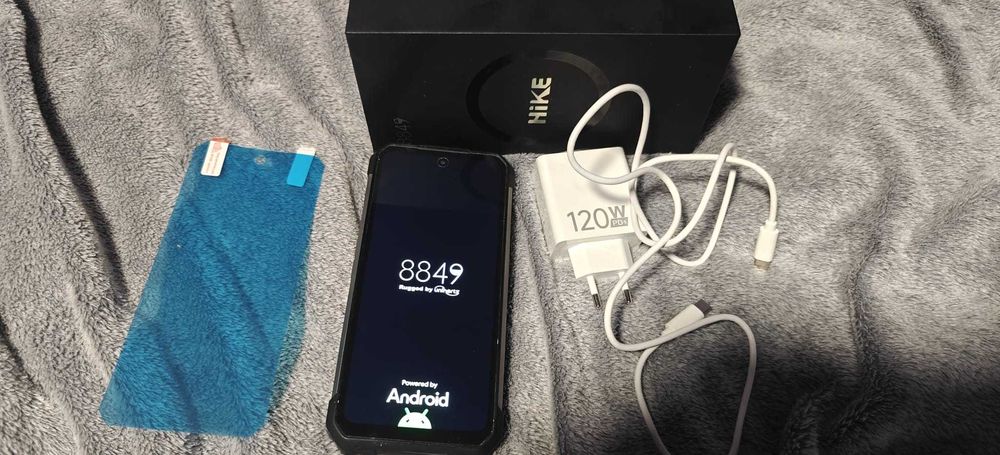 Smartfon 8849 Hike wytrzymały telefon, 1200 lm latarka, 23800 mAh
