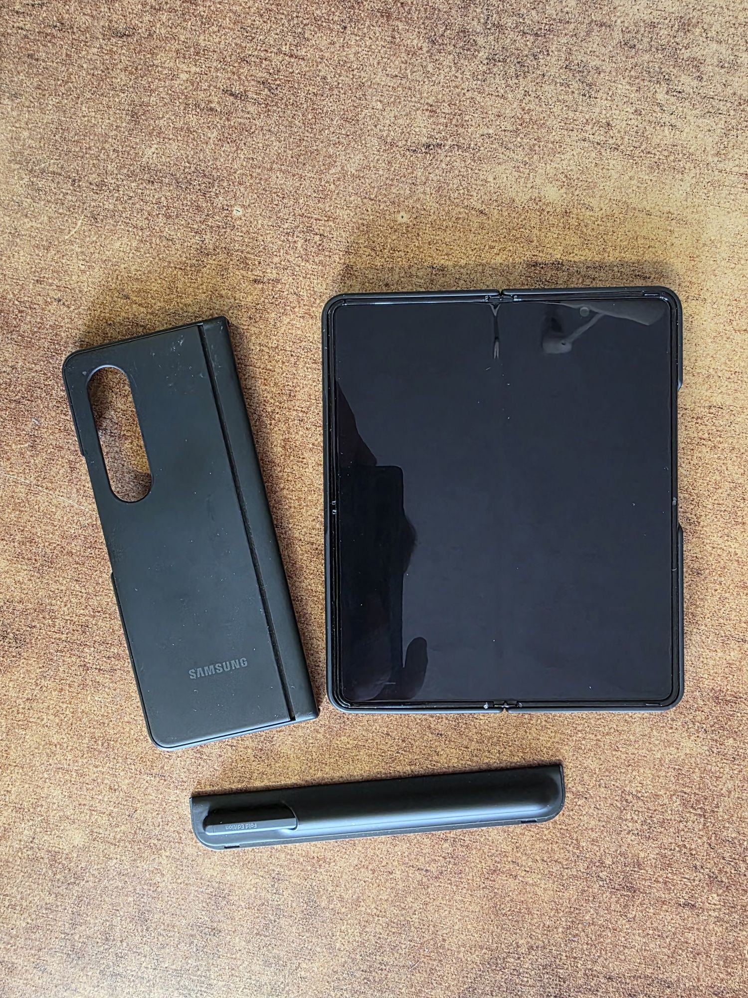 Samsung Galaxy Fold4 12/256 DS +2x etui