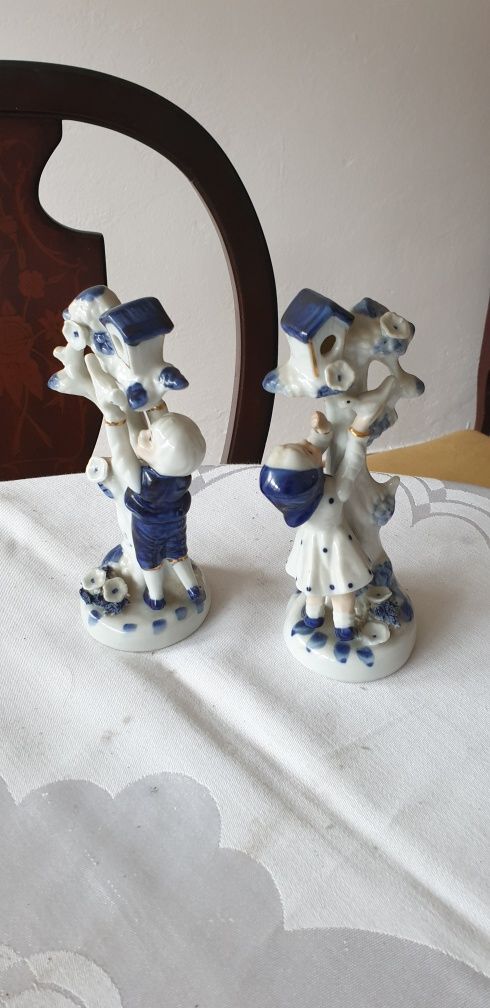 Dwie figurki porcelanowe dziewczynka i chłopiec z gołębiem retro prl