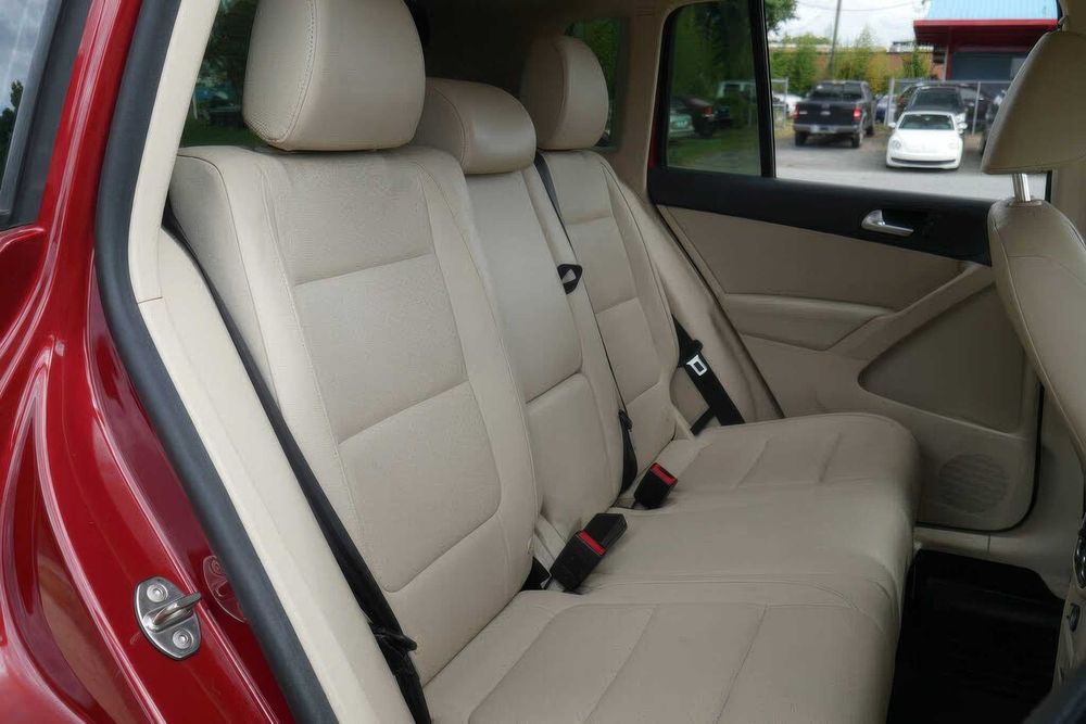 Volkswagen Tiguan SEL      2016