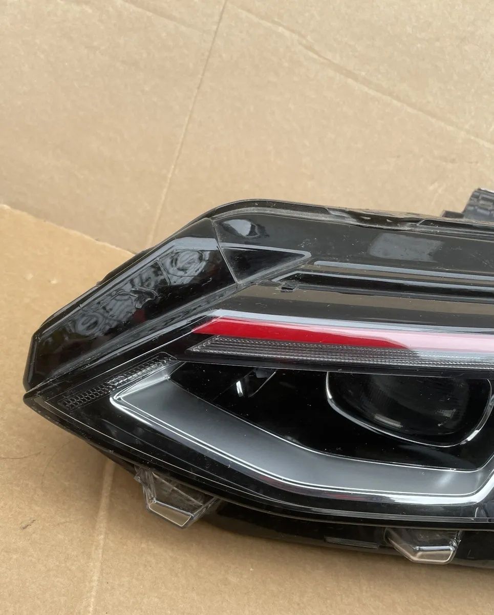 Farol golf 8 gti
