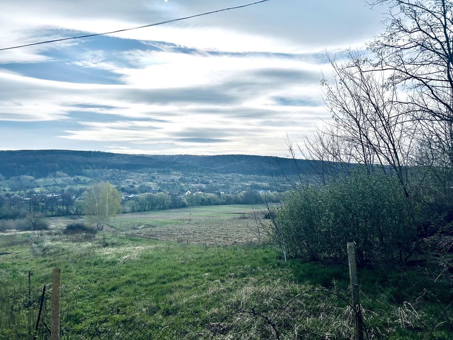 Продам гарну ділянку з дуже красивим краєвидом