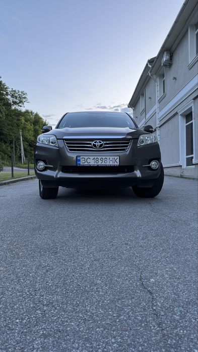 Автомобіль у чудовому стані.