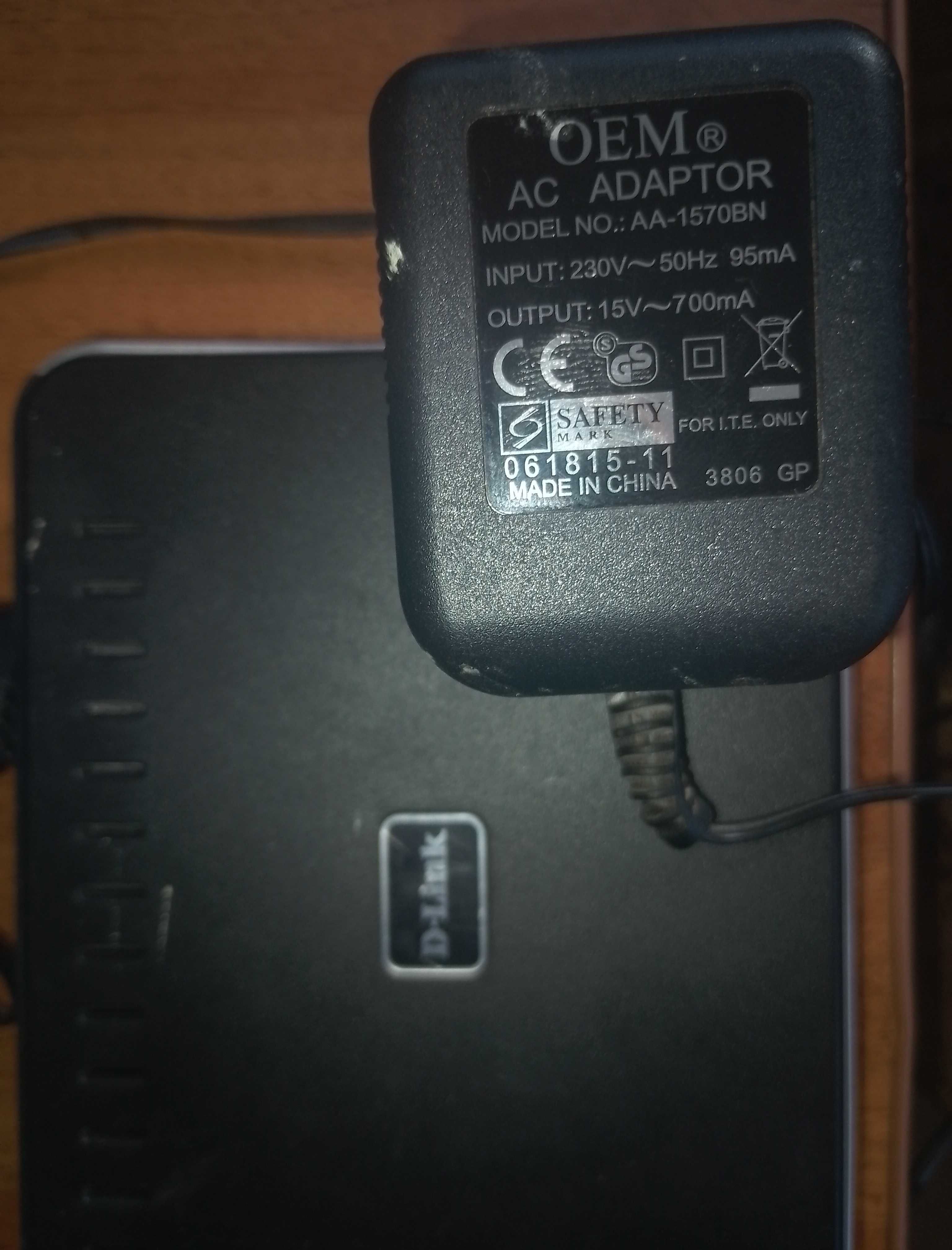 Маршрутизатор/Роутер D-Link DSL-2500U/оригінальний  блок живлення 15 в