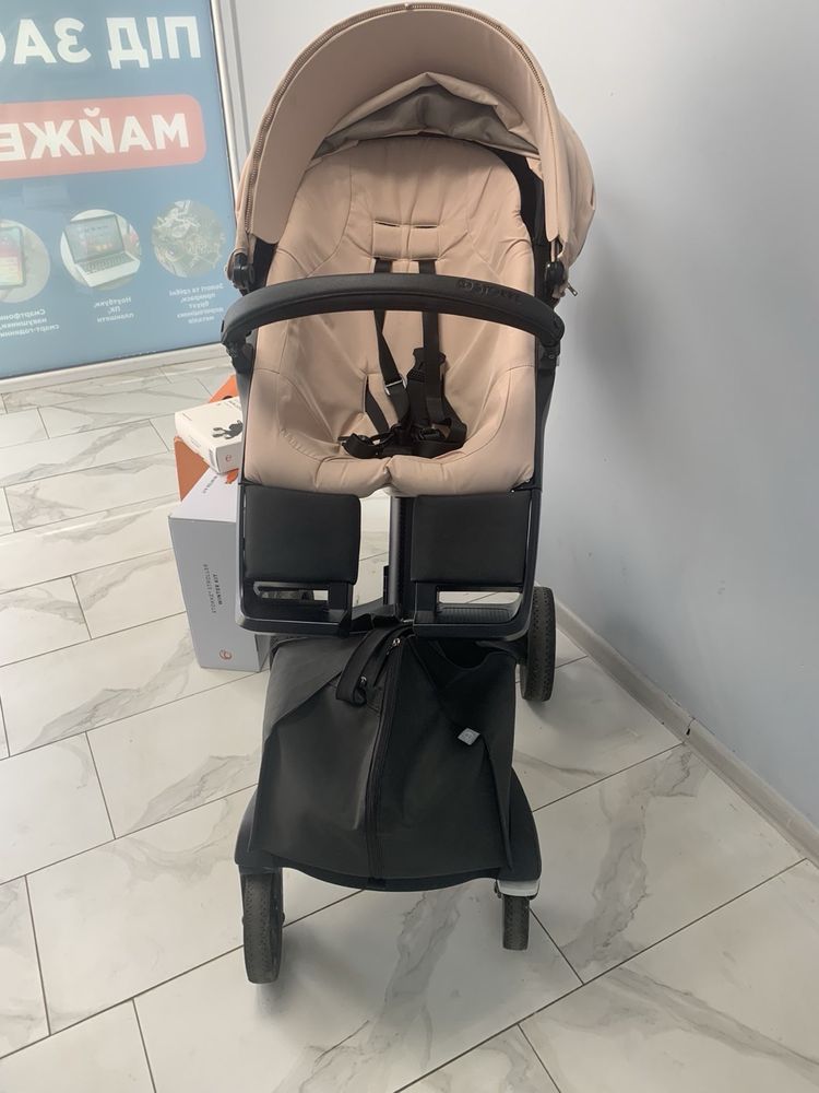 Прогулочная коляска Stokke Xplory V6