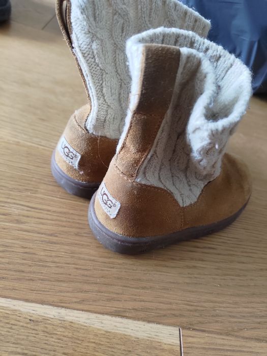Butki zimowe dziewczęce UGG rozm 26