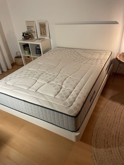 Cama com colchão