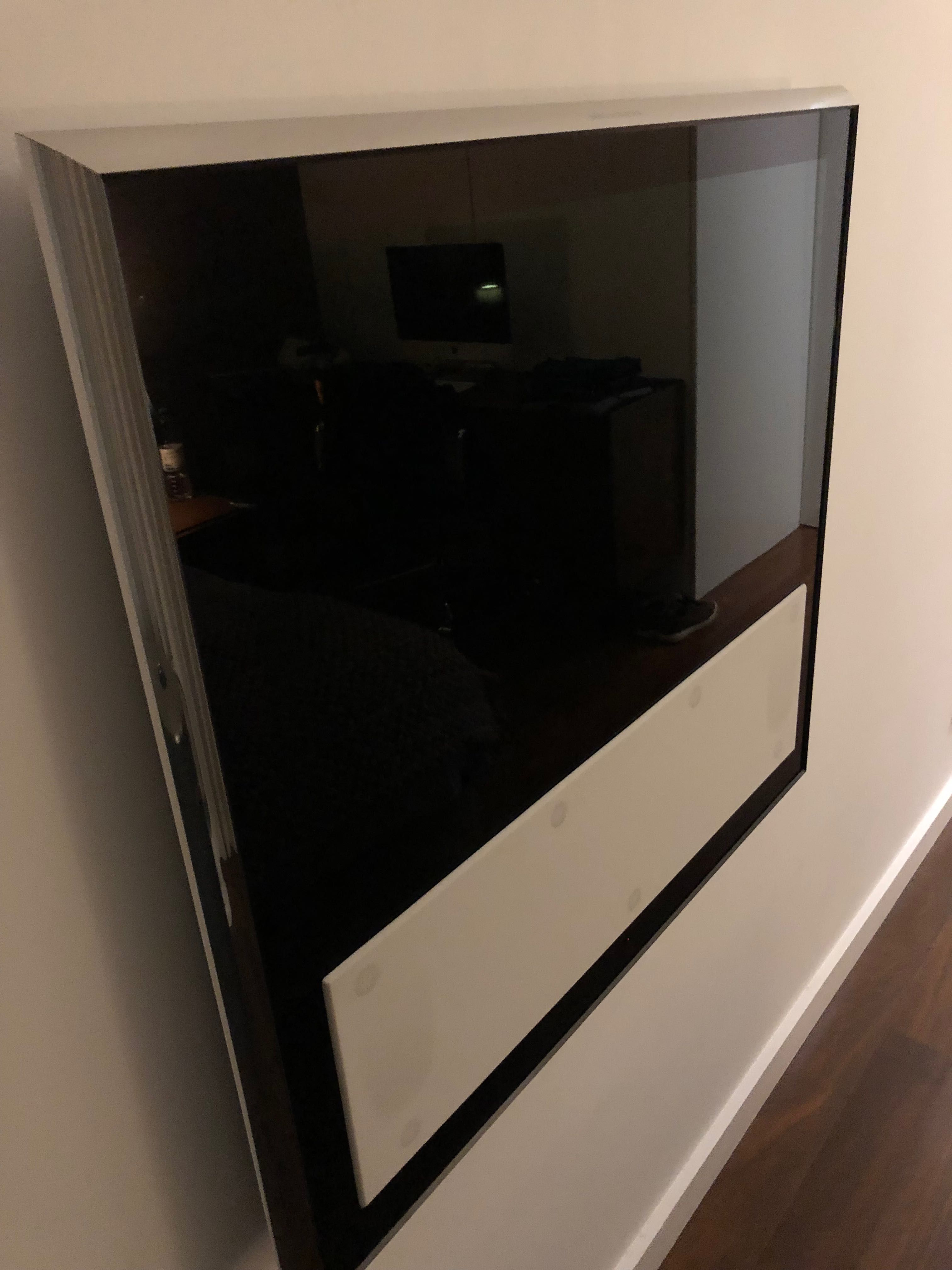Bang & Olufsen BEOVISION 10-32 na caixa com defeito