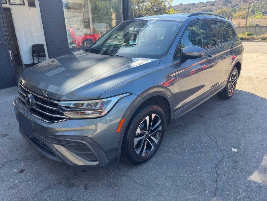 Volkswagen Tiguan S      2022