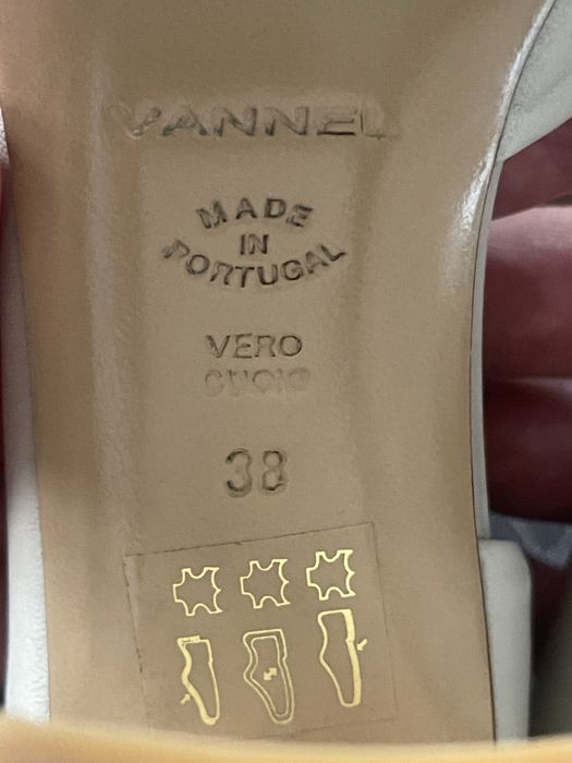 Sapatos da marca portuguesa VANNEL