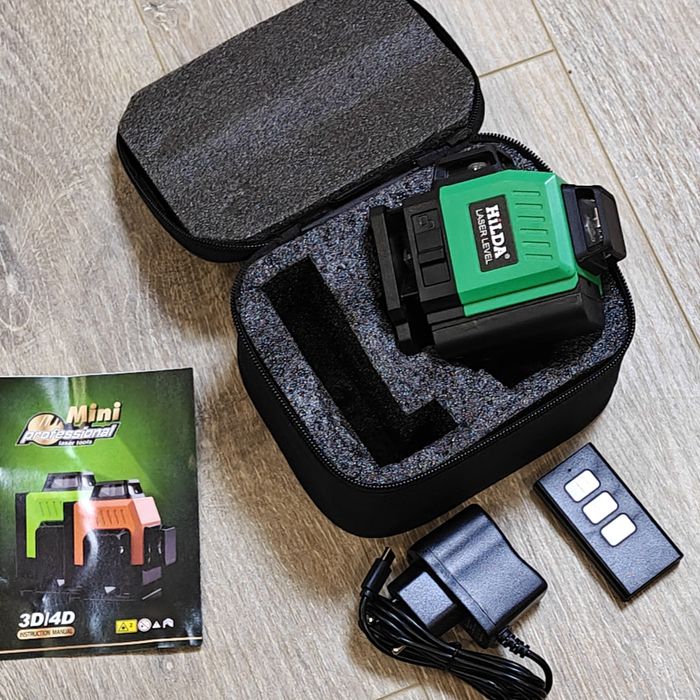 Лазерный уровень Hilda 4D.