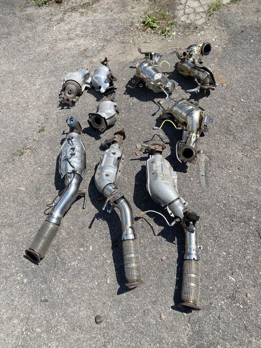 Коллектор выпускной с катализатором Nissan Rogue Т33 2021 2.5 та 1.5т